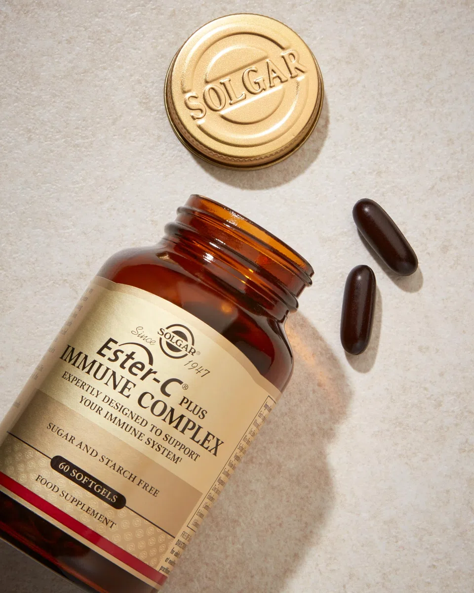 Solgar Ester-C Plus Complejo Inmune, Vitamina C Patentada con Saúco, Equinácea y Astrágalo, Refuerzo Inmunitario Avanzado con Vitaminas A, B6, B12, D3 y Zinc, 60 Cápsulas Blandas
