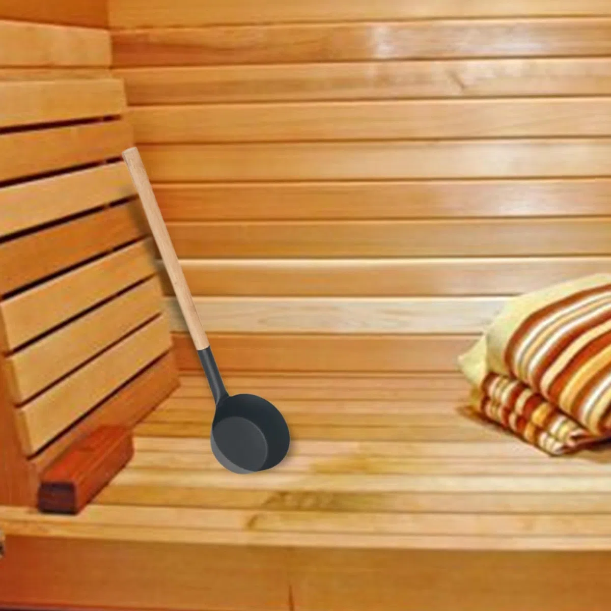 HouseVibe Cucharón de agua para sauna con mango de madera, capacidad de 350 ml, cuchara de aluminio para sala de vapor, cuchara de baño, accesorios de sauna