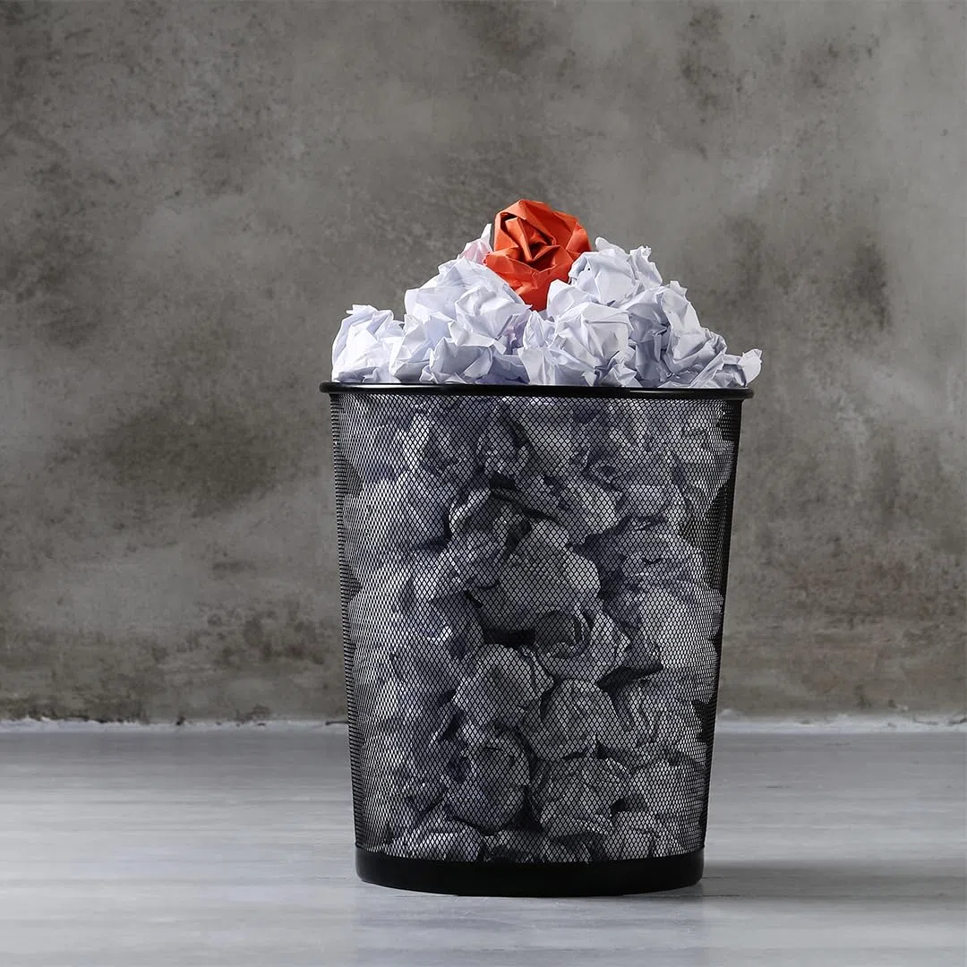 Clim Profesional 240 Bolsas de Basura para Papelera de Baño o Pequeña. 8 Rollos de 30 Bolsas 10L Blancas Extra Resistentes, muy Perfumadas y con Sistema Autocierre